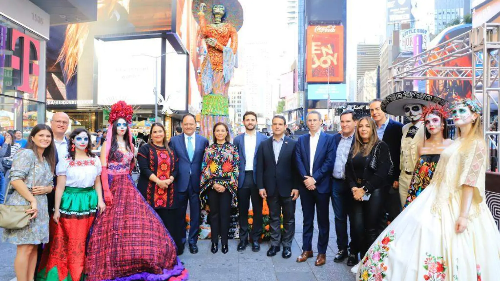 Catrinas monumentales de Atlixco llegan a Estados Unidos